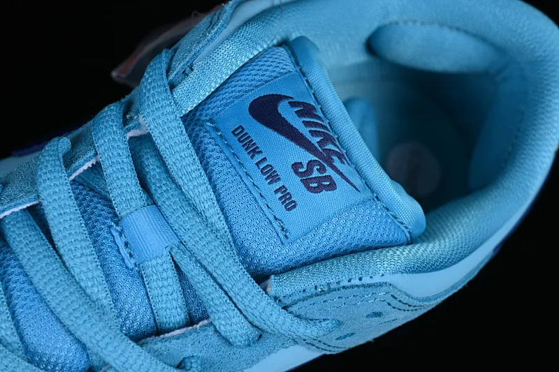 All categories Nk SB Dunk series Nk SB Dunk Low low-top sneakers K version NK SB Dunk Low Pro sky blue imitation wool low-top casual sneakers BQ6817-400
